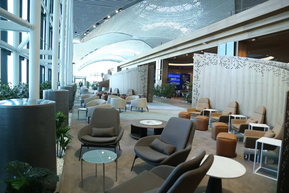 IGA International Lounge — 1