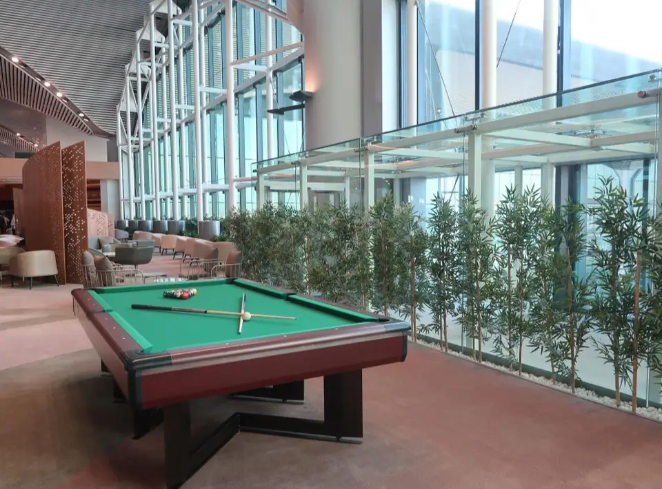 IGA International Lounge — 5