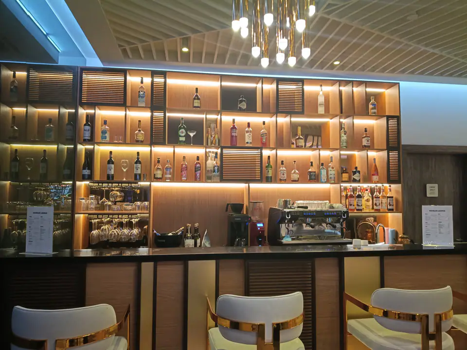 Revolve Lounge by YOTELAIR — 3
