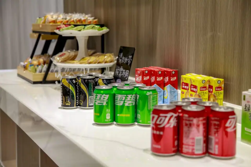 International First Class Lounge — 4