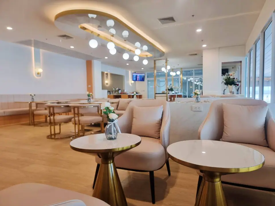 The Pearl Exclusive Lounge