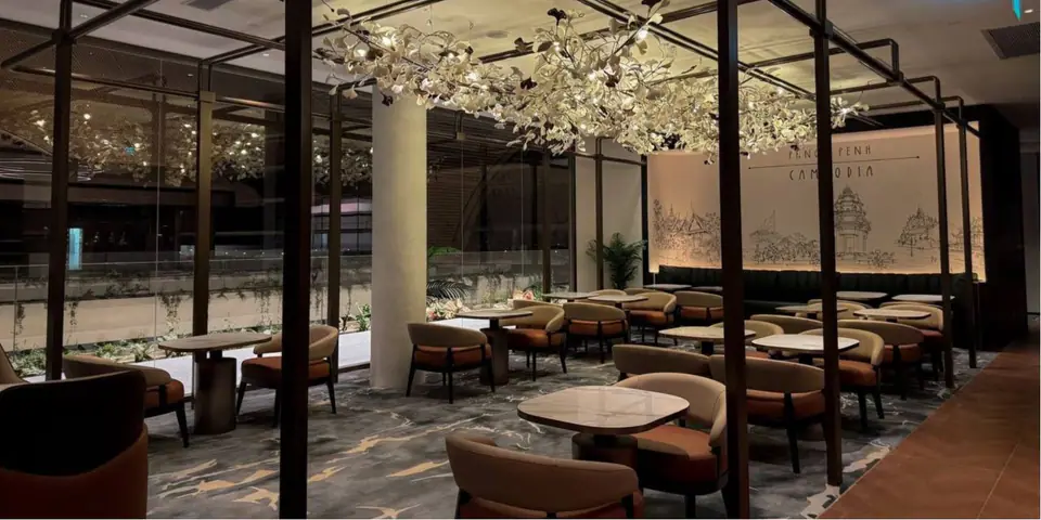 Plaza Premium First — 3