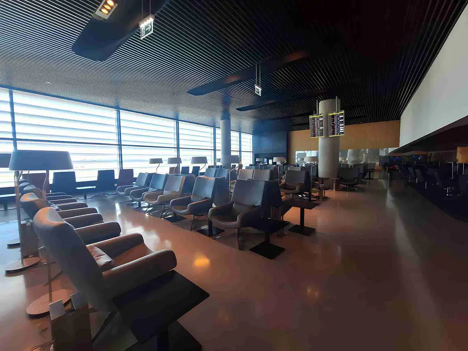 ANA Lounge — 4