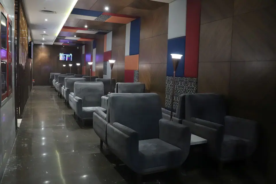 Travel Club Lounge B