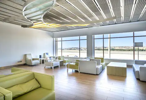 Puerta De Alcala VIP Lounge — 2