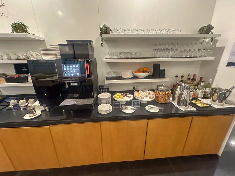Aspire Lounge — 3