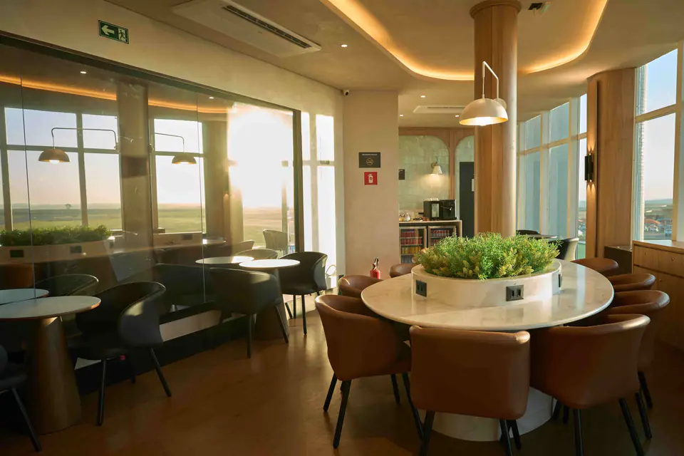 W Café Lounge Maringa — 2