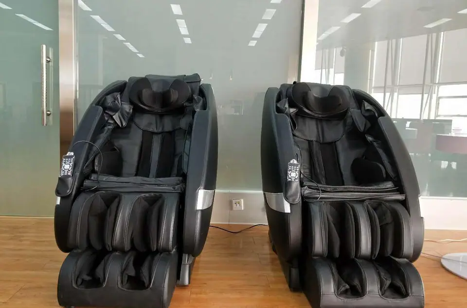 First Class Lounge — 2
