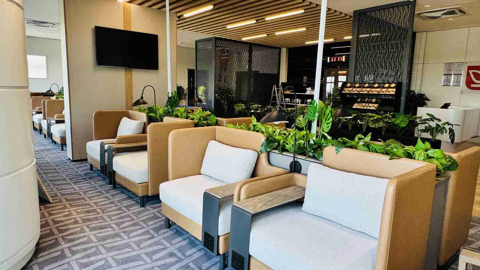 Paragon Premium Lounge — 2