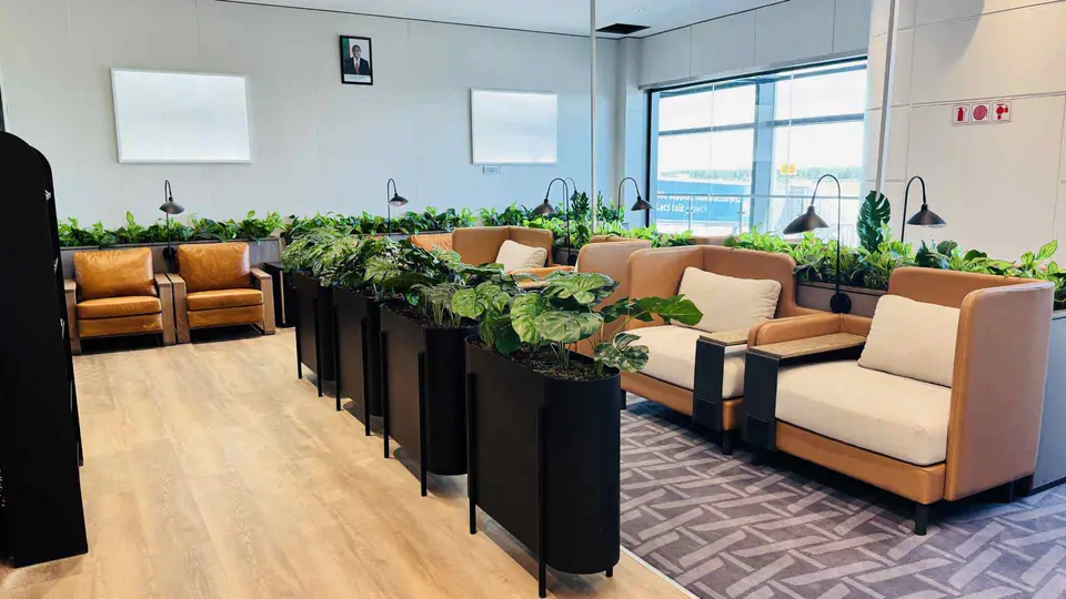Paragon Premium Lounge — 4