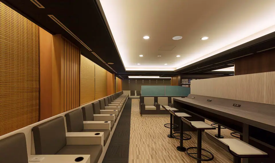IASS Executive Lounge 1 — 4