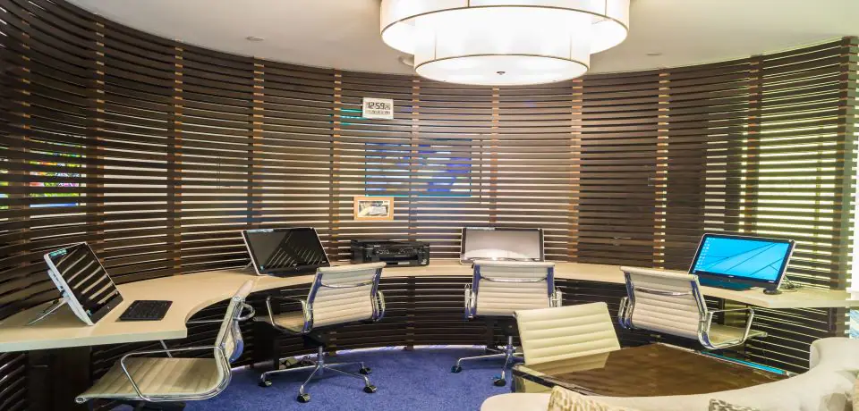 Ambassador Transit Lounge — 5