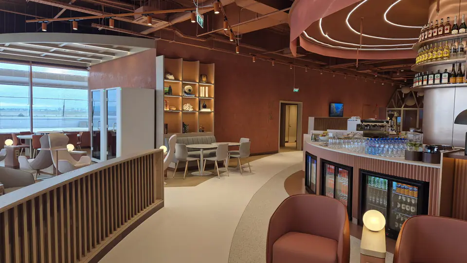 Primeclass Lounge — 2
