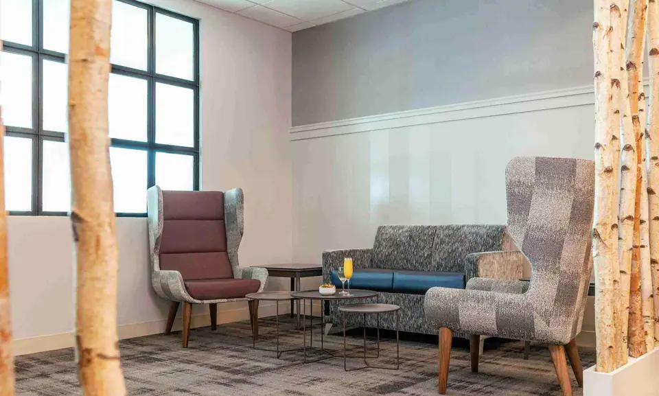 Escape Lounge — 2