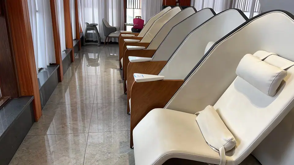 V3 First Class Lounge — 3