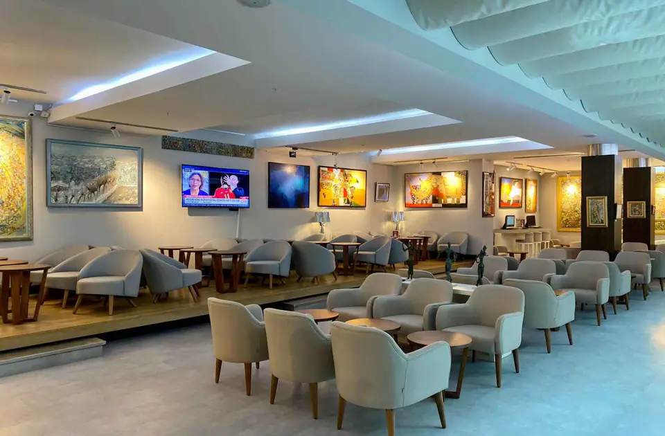 Primeclass Lounge — 1