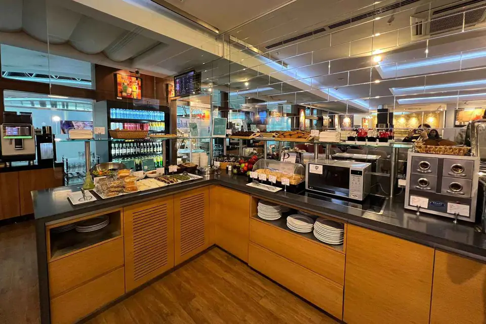 Primeclass Lounge — 2