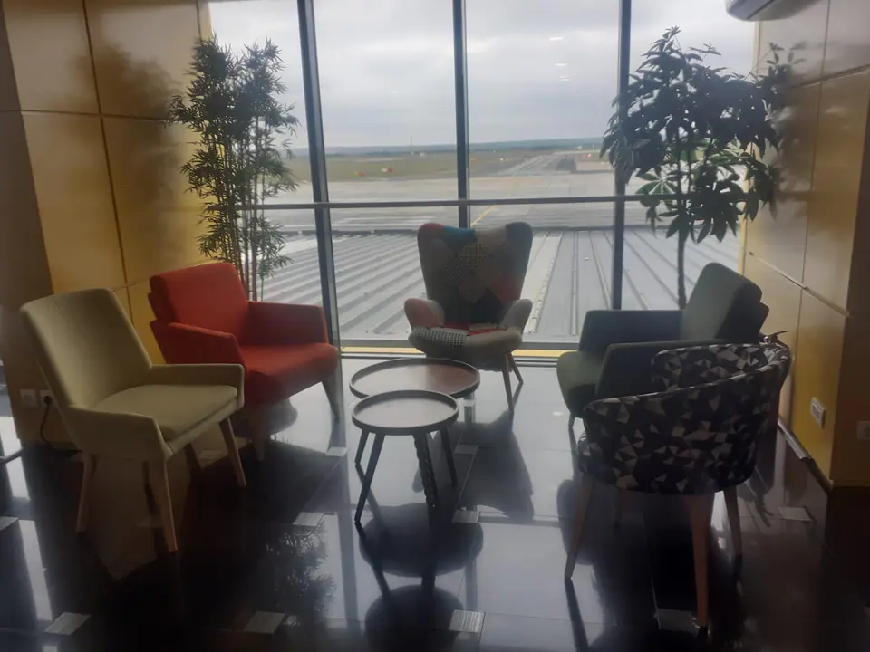 Horizons Lounge — 2
