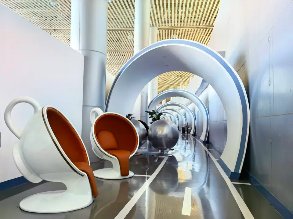 First Class Lounge — 5