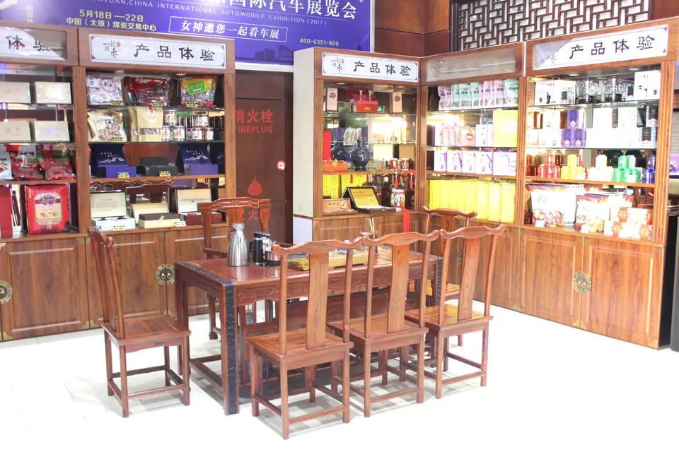 First & Business Class Lounge — 3