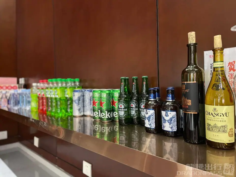 First & Business Class Lounge — 5