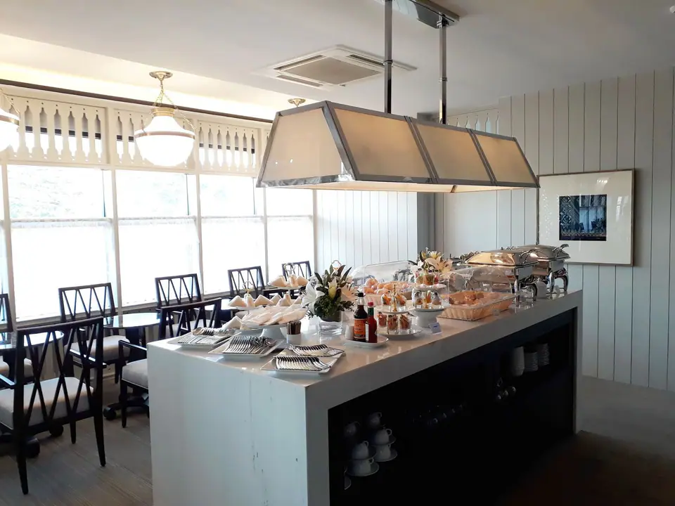The Coral Executive Lounge — 2