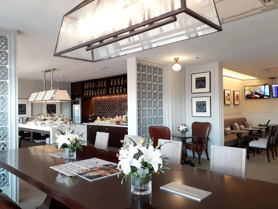 The Coral Executive Lounge — 3