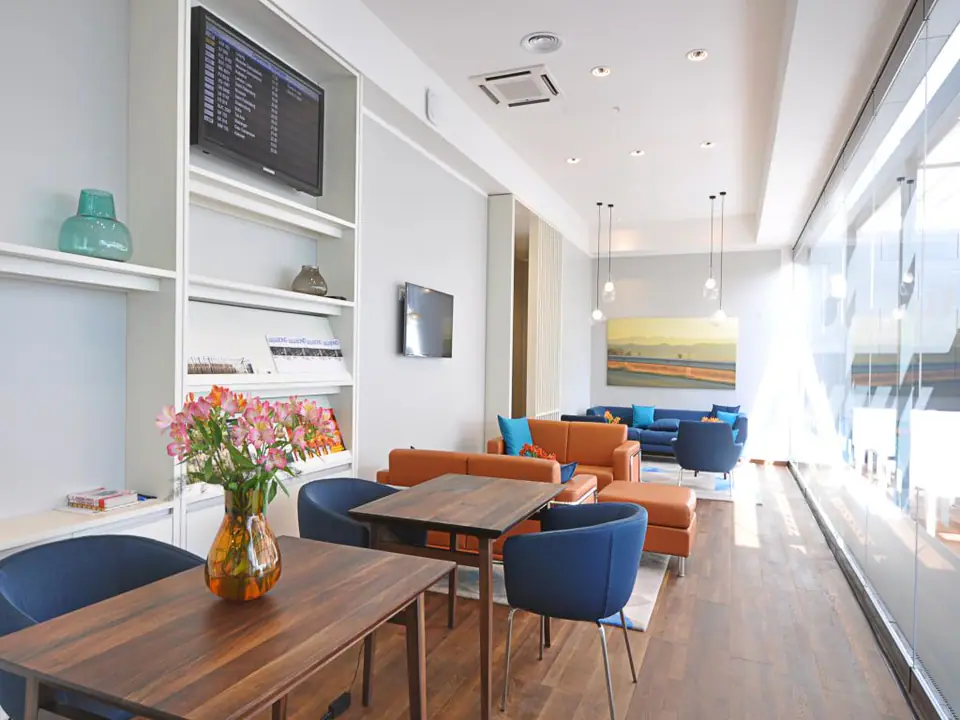 VIP/Business Lounge — 5