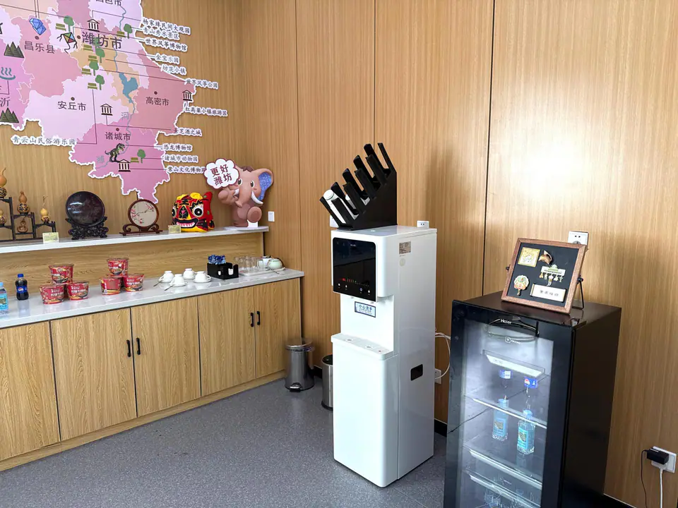 First Class Lounge — 5