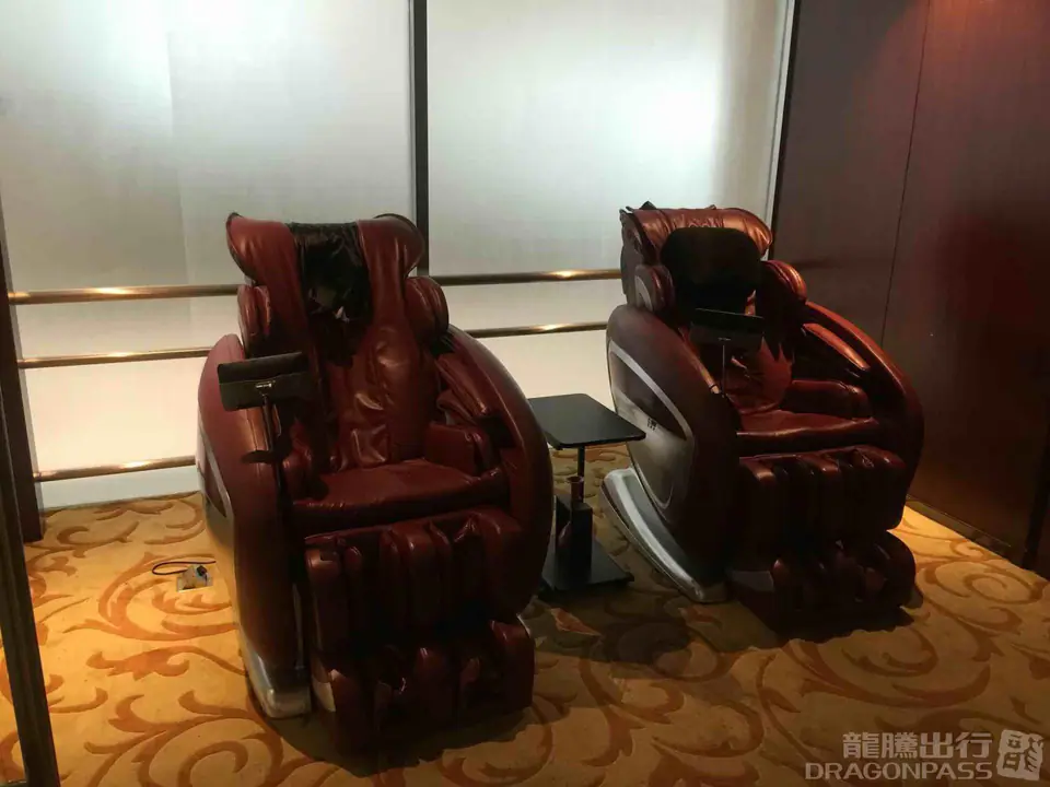 V1 First Class Lounge — 2