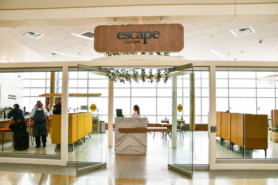 Escape Lounge — 3