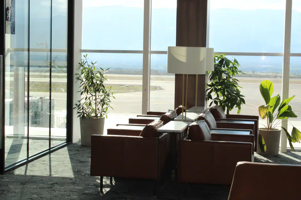 VIP Lounge — 4