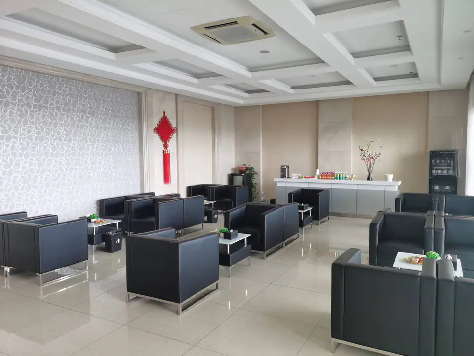 First Class Lounge — 4