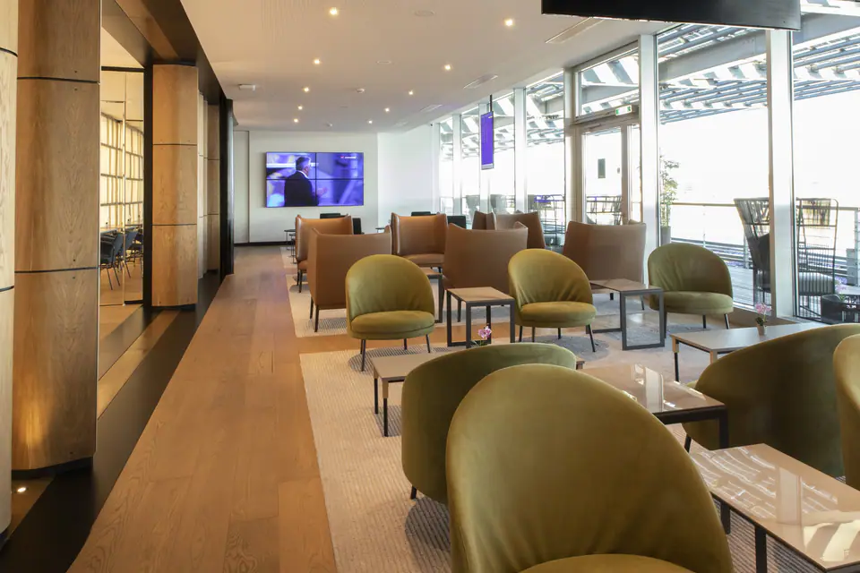Primeclass Lounge — 2