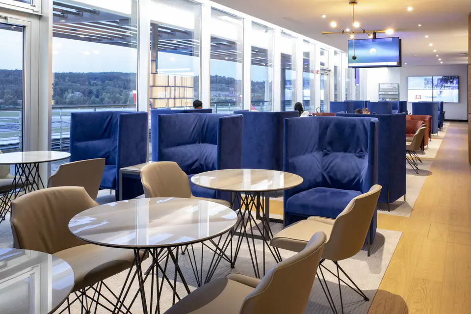 Primeclass Lounge — 3