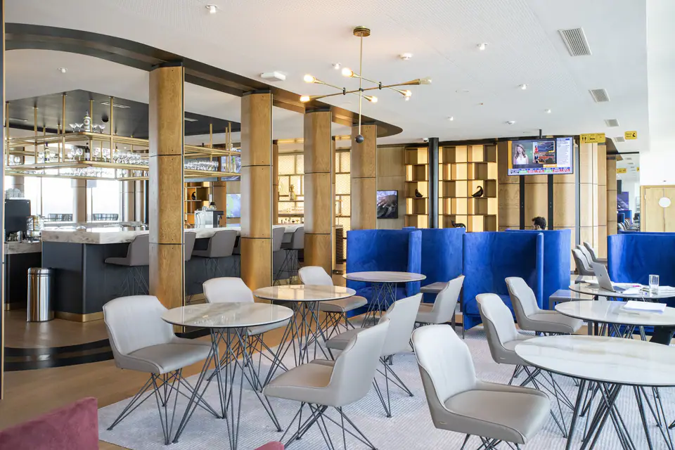 Primeclass Lounge — 5